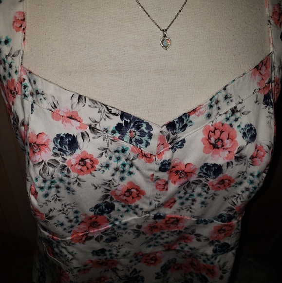 Torrid floral top - Picture 2 of 6